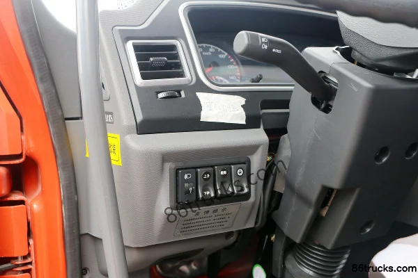 Feidi V6 Series 165 hp 4X2(6 wheels) 4.15m Single Row Box Light Truck Cab (2) | 86Trucks