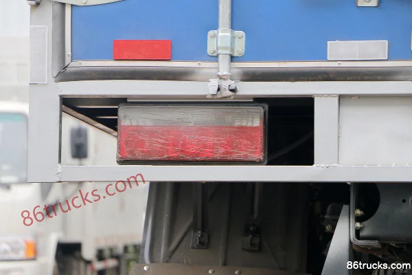 Feidi V6 Series 165 hp 4X2(6 wheels) 4.15m Single Row Box Light Truck Body (3) | 86Trucks