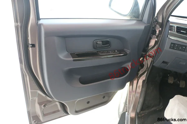 Jinbei petit Xihai 102 ch 2 places 1,5 L fourgon fermé (version GNC) Cabine (1) | 86Trucks