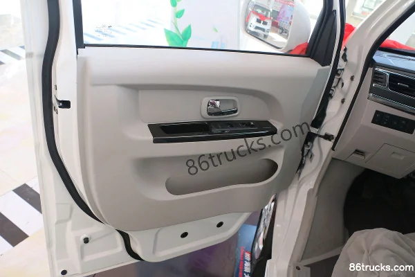Jinbei nouveau Xihai version GNC 86 ch 2 places 1,5 L fourgon fermé toit standard (Huachen Xinyuan) Cabine (1) | 86Trucks