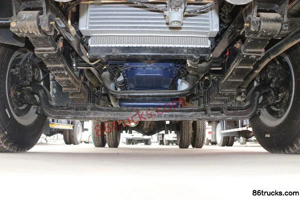 FAW Jiefang Hu V 130hp 4X2(6 wheels) 3.85m semi-row flatbed light truck Chassis (1) | 86Trucks