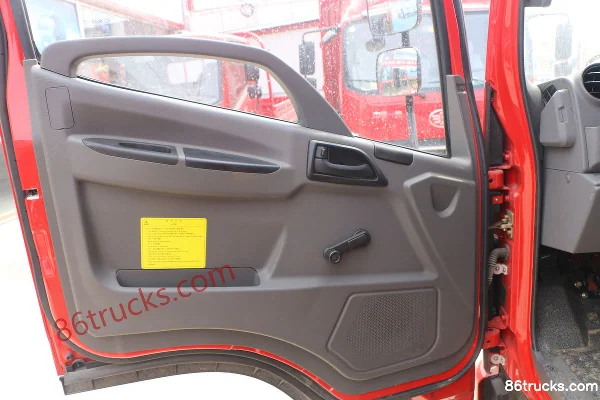FAW Jiefang Hu V 124hp 4X2(6 wheels) 4.21m single-row van light truck (5-speed) Cab (1) | 86Trucks