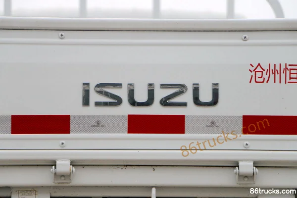 Qingling Isuzu 100P 98hp 4X2(6 wheels) 4.275m Single Row Flatbed Light Truck Body (3) | 86Trucks