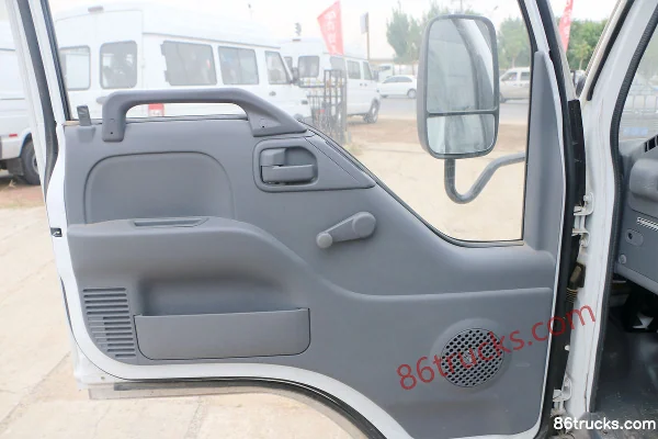 Qingling Isuzu 100P 98 hp 4X2(6 wheels) 4.25m Single Row Van Light Truck Cab (1) | 86Trucks