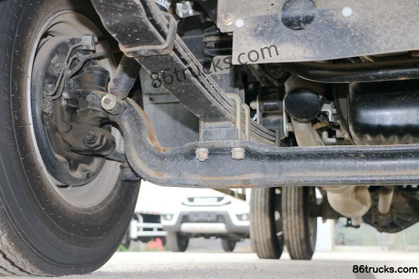 Qingling Isuzu 100P 98 hp 4X2(6 wheels) 4.25m Single Row Van Light Truck Chassis (2) | 86Trucks
