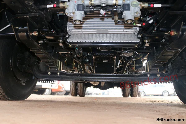 JMC Shunda wide body 116hp 4X2(6 wheels) 4.1m single-row flatbed light truck (air brake) (China VI) Chassis (1) | 86Trucks