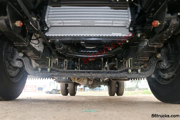 JMC Shunda Narrow Body Deluxe 116hp 4X2(6 wheels) 4.22m Single Row Flatbed Light Truck Chassis (1) | 86Trucks