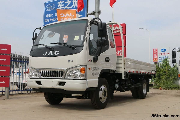 JAC Kangling 33 Narrow Body 95 hp 4X2(6 wheels) 3.8m Extended Cab Flatbed Light Truck (Quanchai) Exterior (3) | 86Trucks