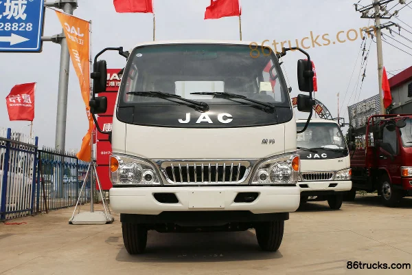 JAC Kangling 33 Narrow Body 95 hp 4X2(6 wheels) 3.8m Extended Cab Flatbed Light Truck (Quanchai) Exterior (2) | 86Trucks
