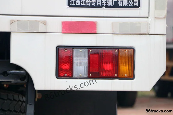 JMC Shunda Narrow Body Luxury 116hp 4X2(6 wheels) 4.21m Single Row Van Light Truck (3) | 86Trucks