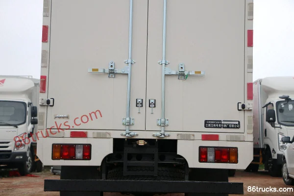 JMC Shunda Narrow Body Luxury 116hp 4X2(6 wheels) 4.21m Single Row Van Light Truck (1) | 86Trucks