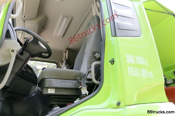 Dongfeng Commercial Vehicle Tianlong KC Camion lourd 300 ch 8X4(12 roues) Camion benne 6 m (China VI) Cabine (3) | 86Trucks