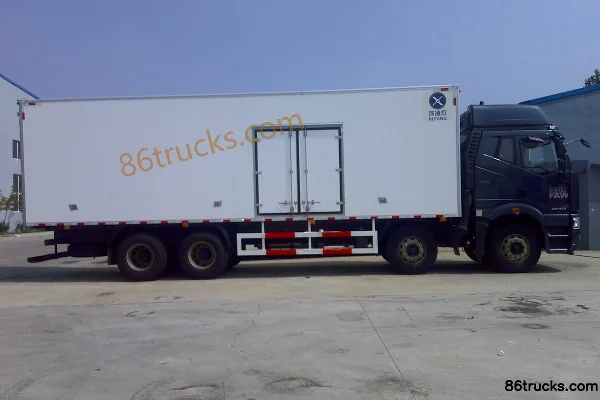 FAW Jiefang J6P Green Pass Edition 420hp 8X4(12 wheels) 9.6m Refrigerated Truck (Binglingfang) Exterior (3) | 86Trucks