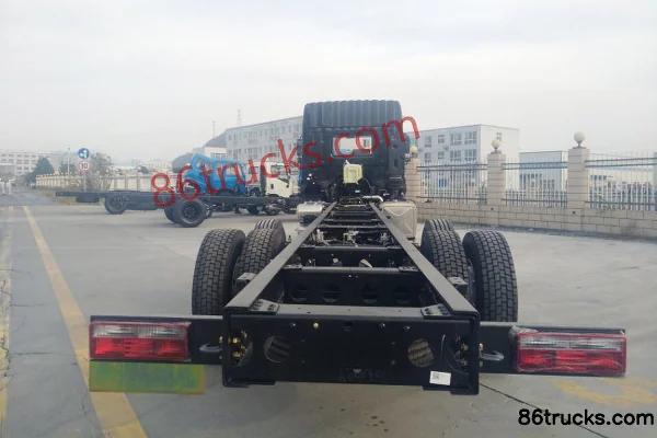 Dongfeng Yulong heavy truck 220 hp 6X2(8 wheels) 9.6m flatbed cargo truck chassis (EQ1260GLV) Exterior (3) | 86Trucks