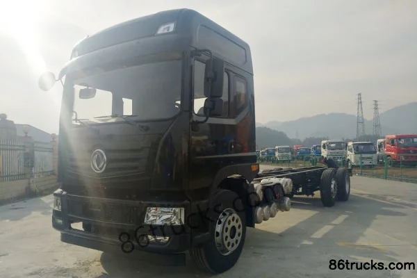 Dongfeng Yulong heavy truck 220 hp 6X2(8 wheels) 9.6m flatbed cargo truck chassis (EQ1260GLV) Exterior (2) | 86Trucks