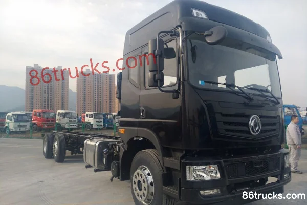 Dongfeng Yulong heavy truck 220 hp 6X2(8 wheels) 9.6m flatbed cargo truck chassis (EQ1260GLV) Exterior