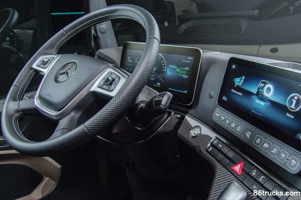 Mercedes-Benz Nouvel Actros tracteur routier 625 ch 4X2(6 roues) (modèle 1863 LS) Cabine (1) | 86Trucks