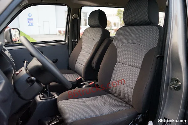 King Long Kaiwo D07 Entrepreneur Comfort Edition 2.4T 4.17m Pure Electric Light Bus 50.3kWh Cab (1) | 86Trucks