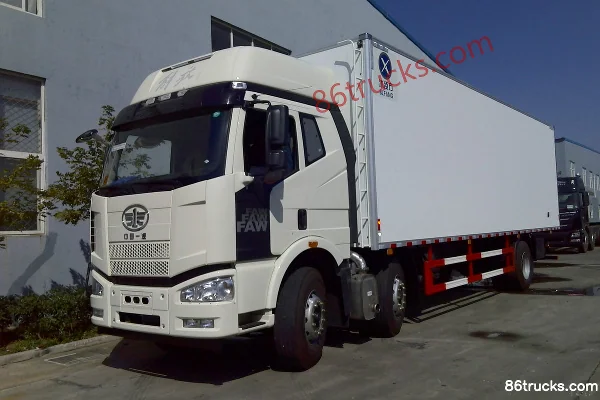 FAW Jiefang J6M 280hp 6X2(8 wheels) 9.6m Refrigerated Truck (Binglingfang) Exterior (2) | 86Trucks