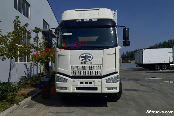 FAW Jiefang J6M 280hp 6X2(8 wheels) 9.6m Refrigerated Truck (Binglingfang) Exterior