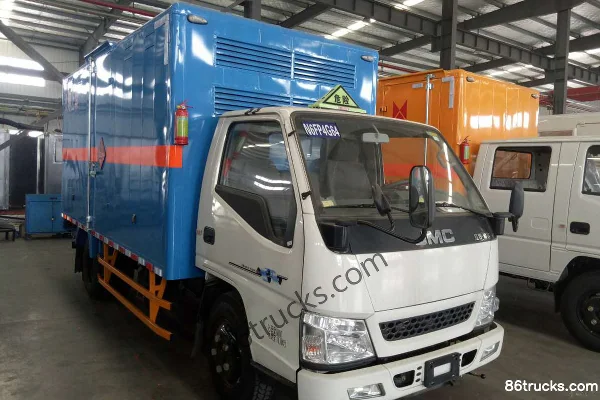 JMC Shunda Wide Body 116 hp 4X2(6 wheels) 4.24m Flammable Gas Box Truck Exterior