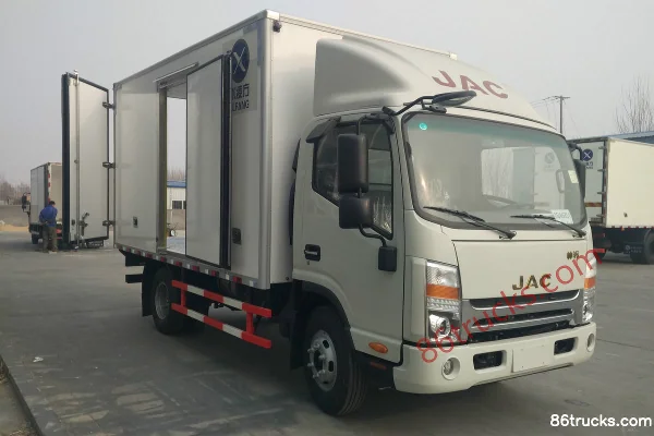 JAC New Shuailing H330 141 ch 4X2(6 roues) camion frigorifique à cabine simple 4,015 m (Binglingfang) Extérieur