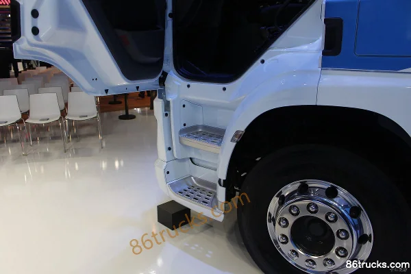 DAF CF Heavy Truck 4X2(6 wheels) Hybrid Tractor Truck Cab (1) | 86Trucks