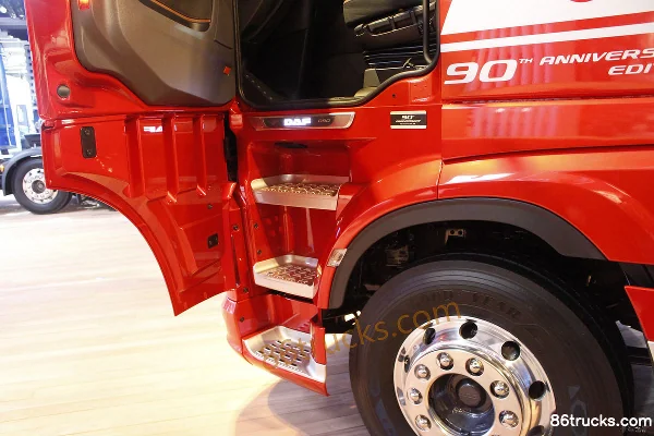DAF XF Heavy Truck 90th Anniversary Edition 530 hp 4X2(6 wheels) Tractor Truck Cab (1) | 86Trucks