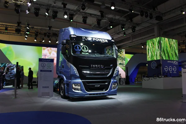 IVECO New Stralis heavy truck 460 hp 4X2(6 wheels) LNG tractor truck Exterior