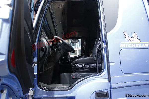 IVECO New Stralis heavy truck 460 hp 4X2(6 wheels) LNG tractor truck Cab (2) | 86Trucks