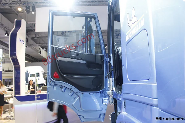 IVECO New Stralis heavy truck 460 hp 4X2(6 wheels) LNG tractor truck Cab (1) | 86Trucks