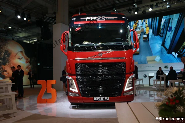 Volvo New FH Heavy Truck 25th Anniversary Edition 4X2(6 wheels) Tractor Truck Exterior (3) | 86Trucks