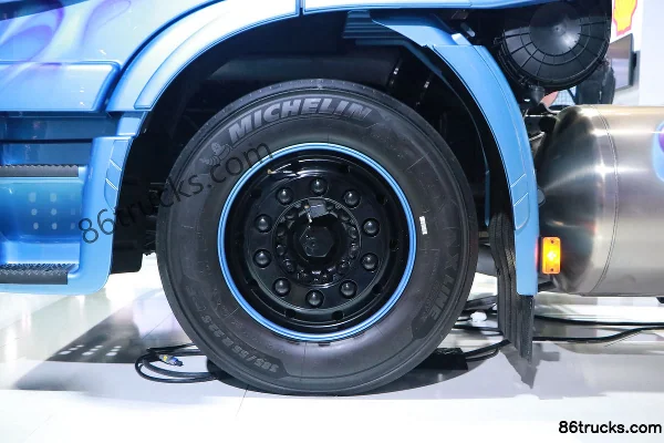 IVECO New Stralis Heavy Truck 460hp 4X2(6 wheels) LNG Tractor Truck (1600 km Range) Chassis (1) | 86Trucks