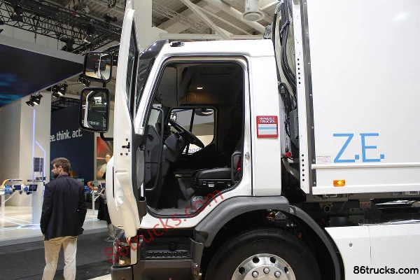 Renault D Series 6X2(8 wheels) Garbage Transport Truck Cab (1) | 86Trucks