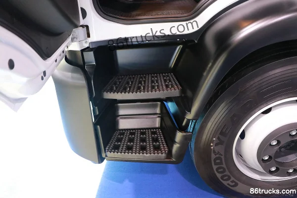 IVECO EUROCARGO 204 hp 4X2(6 wheels) Sanitation Truck Cab (2) | 86Trucks