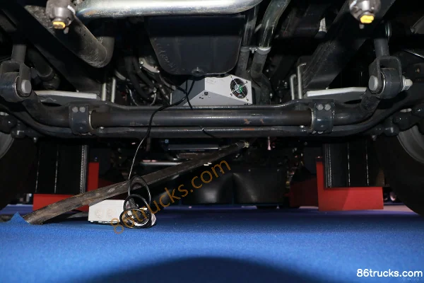 IVECO EUROCARGO 204 hp 4X2(6 wheels) Sanitation Truck Chassis (1) | 86Trucks