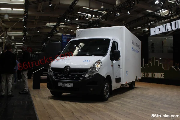 Renault Master Z E 4X2(6 wheels) Van Truck Exterior (3) | 86Trucks
