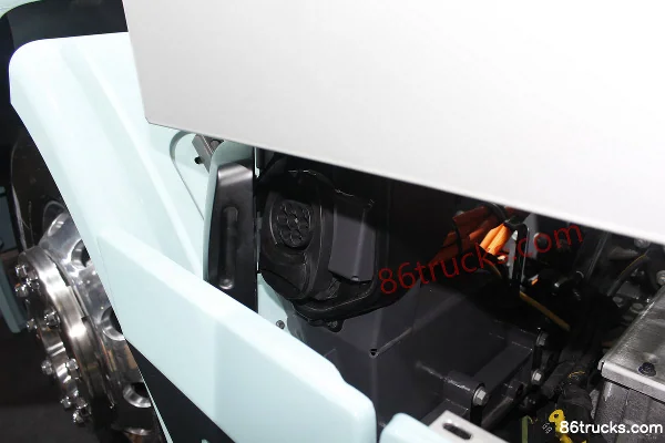 Volvo FE 6X2(8 wheels) Garbage Transport Truck Chassis (3) | 86Trucks