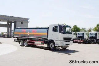 Hualing Hualing Star 240 hp 6X2(8 wheels) Fuel Tanker Truck Exterior