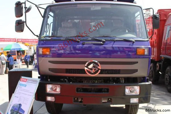 Sinotruk Yuanwei Heavy Truck 160 hp 4X2(6 wheels) 6.6m stake truck Exterior