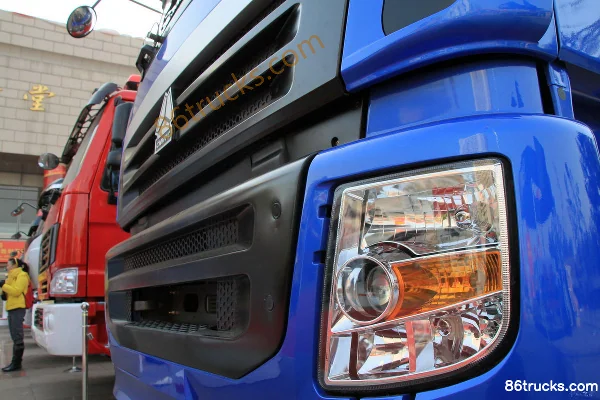 Sinotruk Haoyun Heavy Truck 375hp 6X4(10 wheels) Tractor Truck Exterior (3) | 86Trucks