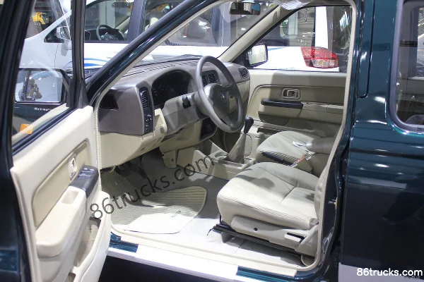 2011 Zhengzhou Nissan Dongfeng Ruichi Standard 3.0L Diesel Double Cab Pickup Châssis (3) | 86Trucks