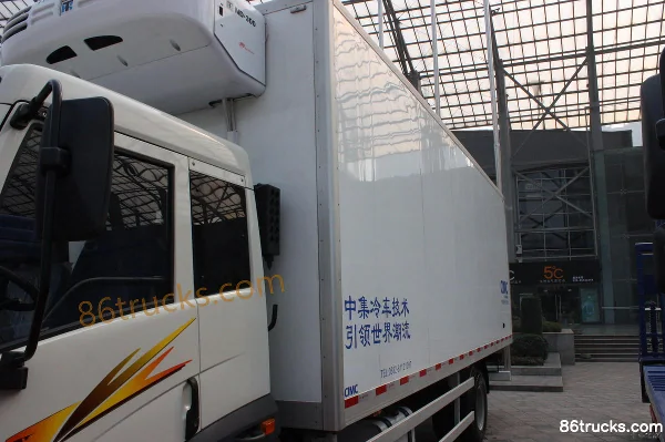 FAW Jiefang Qingdao Junwei J5K camion frigorifique 180 ch 4X2(6 roues) (marque CIMC) Carrosserie (2) | 86Trucks