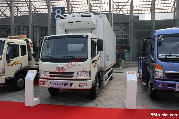 FAW Jiefang Qingdao Junwei J5K camion frigorifique 180 ch 4X2(6 roues) (marque CIMC) Extérieur (2) | 86Trucks