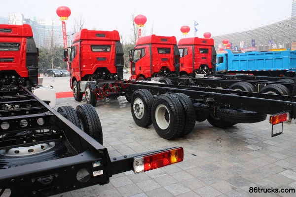 FAW Jiefang J6M Heavy Truck 240hp 6X2(8 wheels) Van Cargo Truck Cab (2) | 86Trucks