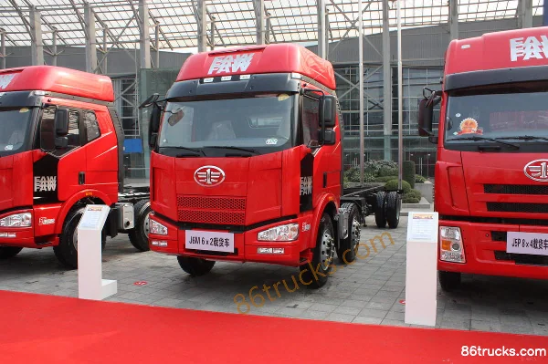 FAW Jiefang J6M Heavy Truck 240hp 6X2(8 wheels) Van Cargo Truck Exterior (2) | 86Trucks