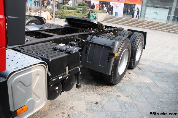 FAW Jiefang J6P Heavy Truck 350hp 6X4(10 wheels) Automatic Tractor Truck (2011 model) (AMT manual/auto) Chassis (2) | 86Trucks