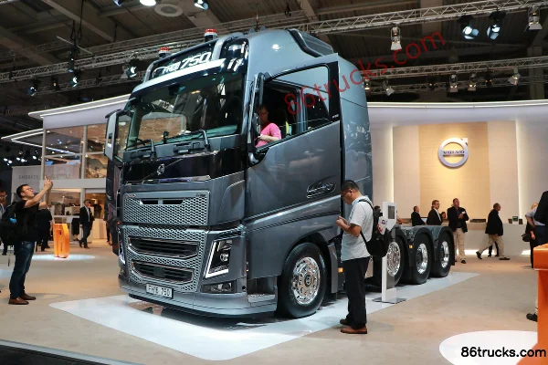 Volvo FH16 camion lourd 750 ch 8X4(12 roues) tracteur routier automatique Extérieur (2) | 86Trucks