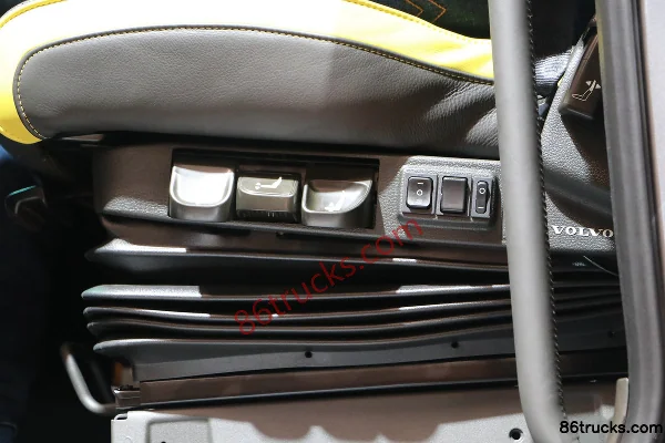 Volvo FH16 camion lourd 750 ch 8X4(12 roues) tracteur routier automatique Cabine (1) | 86Trucks