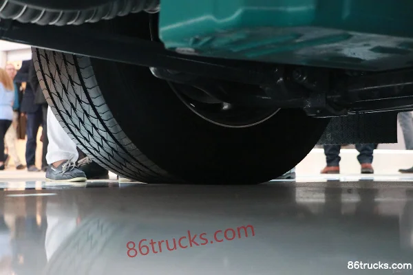 Volvo FH16 camion lourd 750 ch 8X4(12 roues) tracteur routier automatique Châssis (3) | 86Trucks